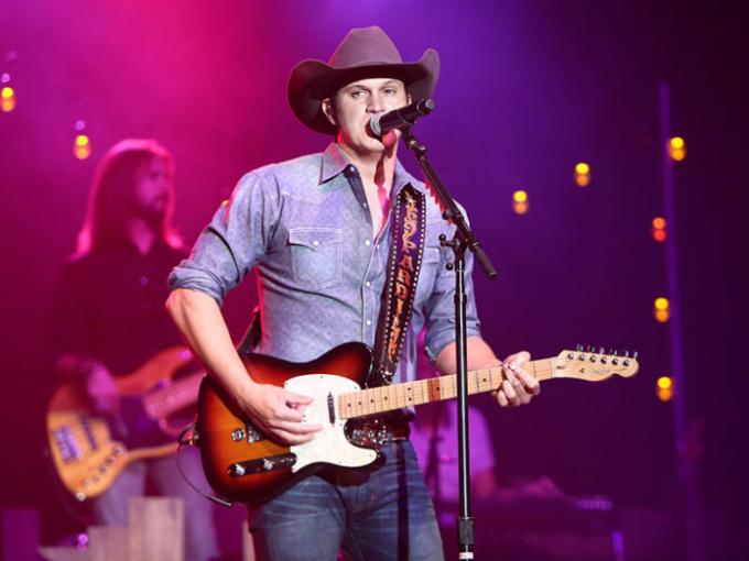 Jon Pardi at LB Day Amphitheatre